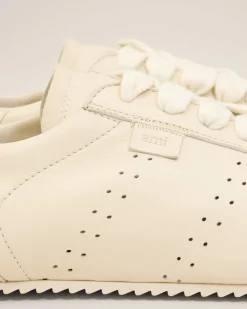 Baskets Soft Blanches Basses En Cuir Lisse