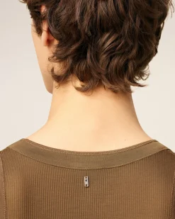 Debardeur Marron Avec Patte Boutonnee En Jersey