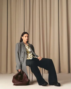 Manteau Gris Croisé Avec Chevron En Laine